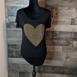 Free Kisses Maternity Heart Studded shirt S